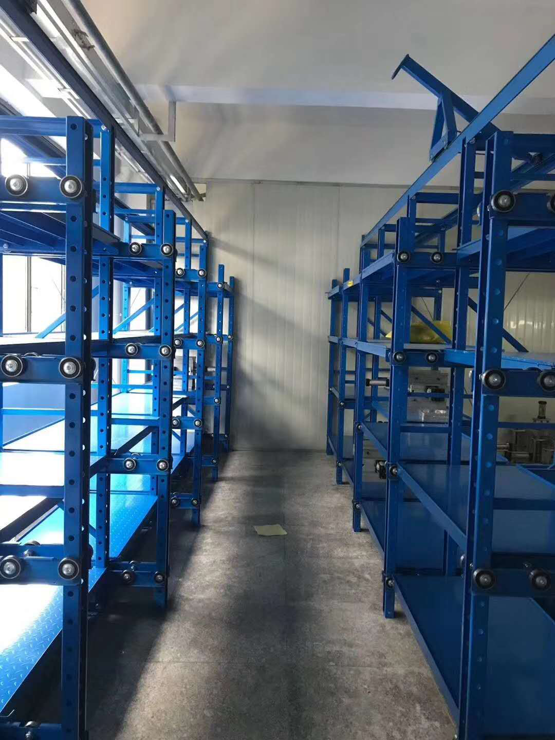 模具货架：现代工业存储的核心解决方案