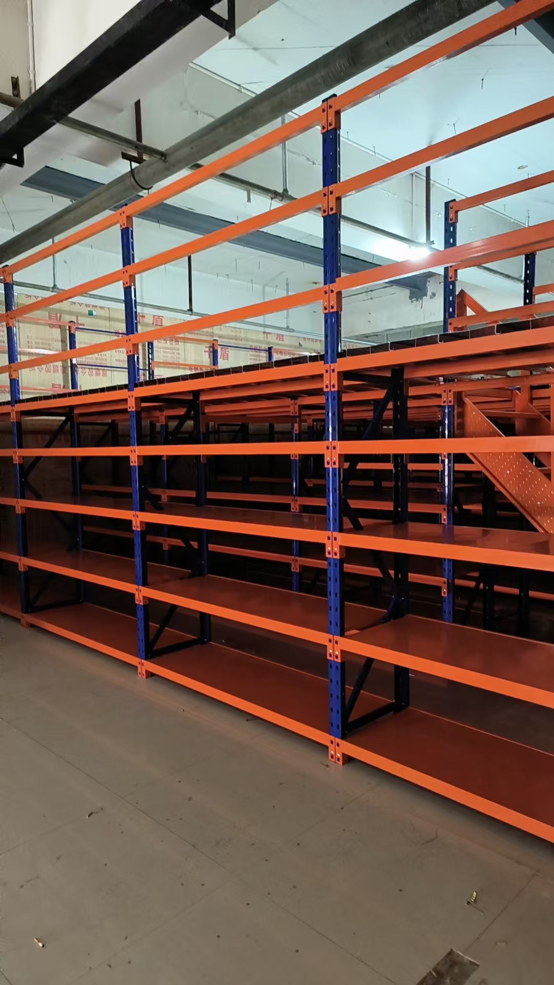 高效存储新标杆：下层货架+上层钢平台系统在昆明成功交付